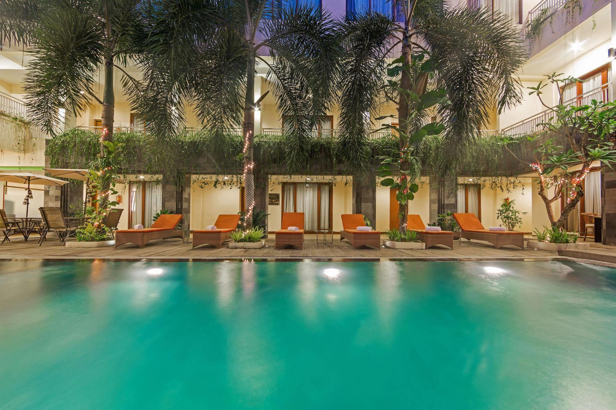Zen Rooms Kuta Tuban Suites エクステリア 写真