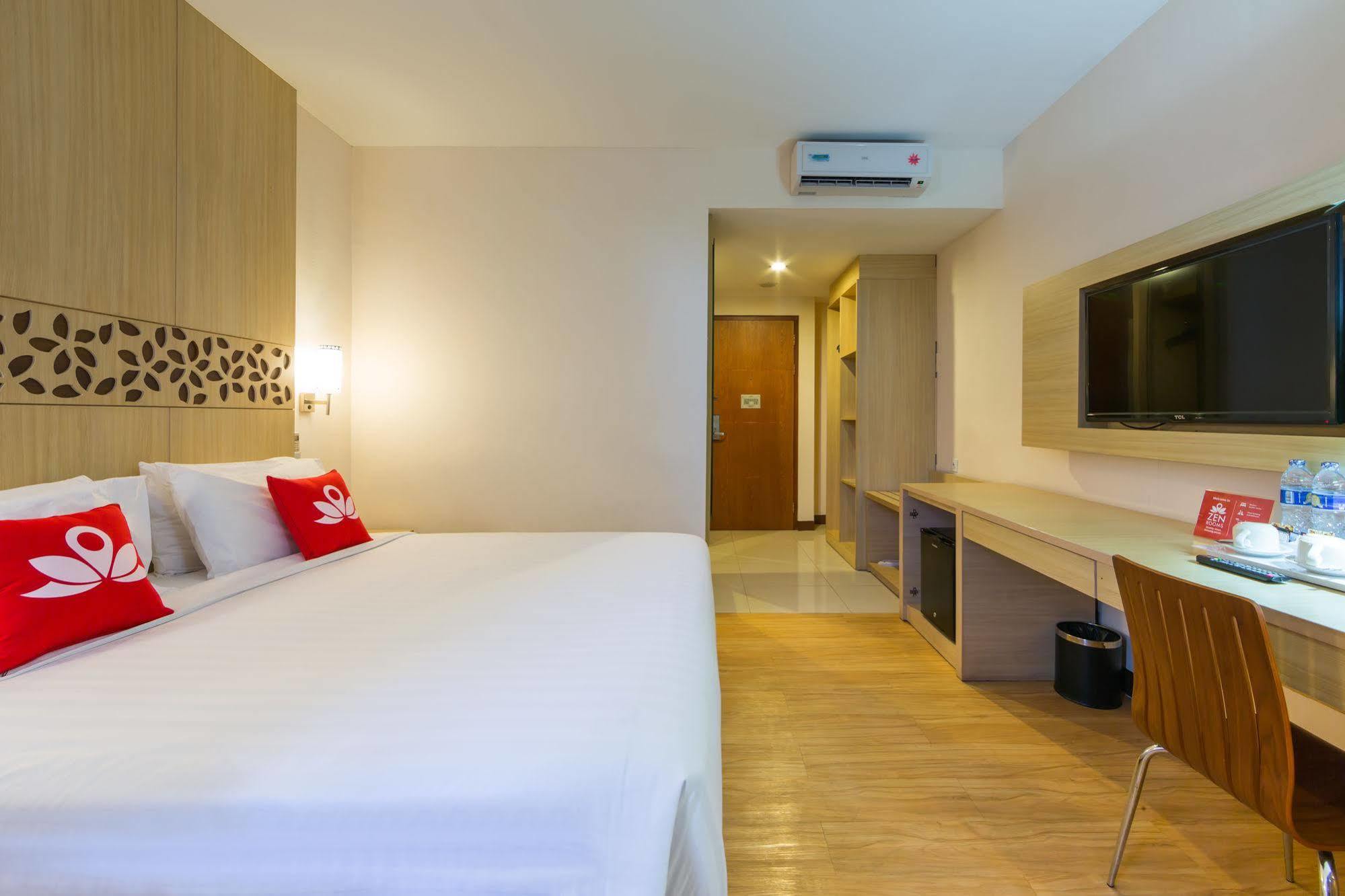 Zen Rooms Kuta Tuban Suites エクステリア 写真