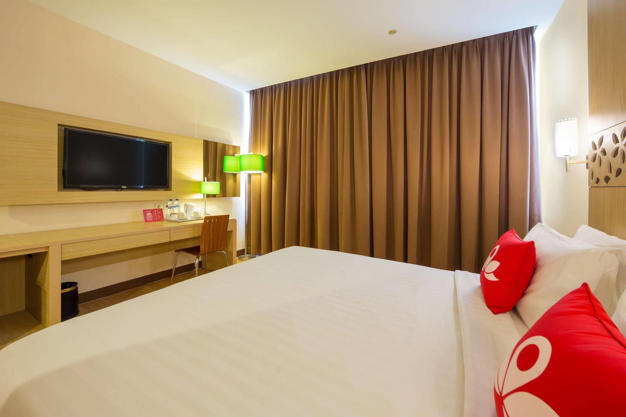 Zen Rooms Kuta Tuban Suites エクステリア 写真