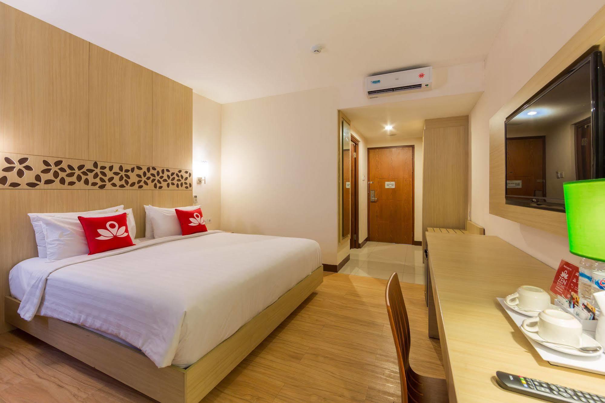 Zen Rooms Kuta Tuban Suites エクステリア 写真